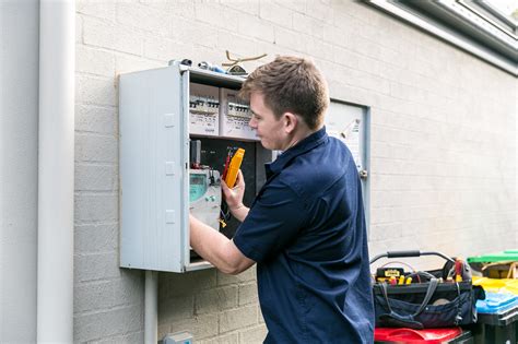 ungrounded fuse box repair